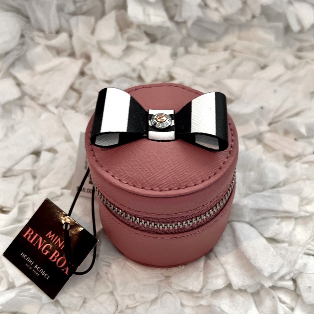 *NWT* Henri Bendel Ring Box